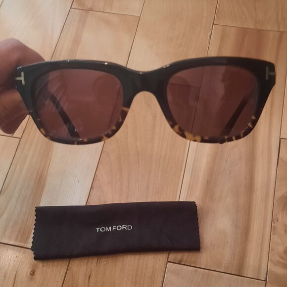 Tortoise Tom Ford sunglasses - Picture 1 of 2
